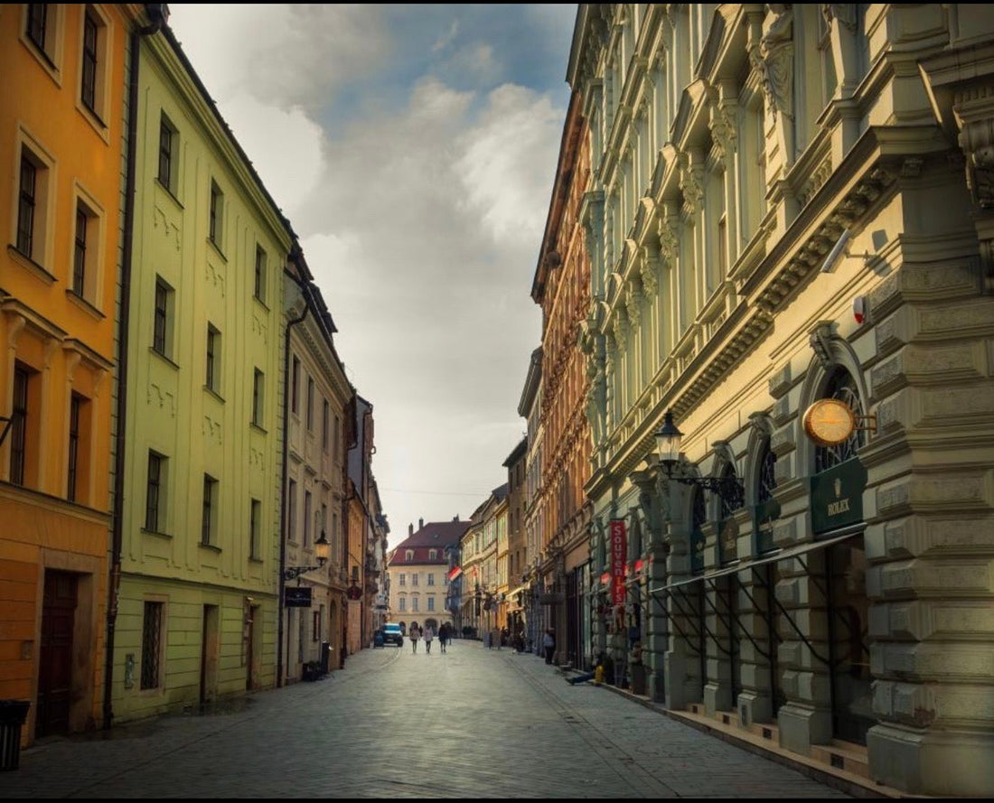 Why Travel Photography Feels Different Than Destination Photos