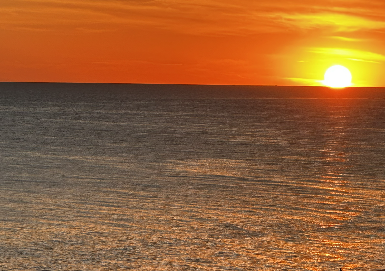 Frameless-Destin Sunset Collection –Soft horizons and the luxury of slowing down.